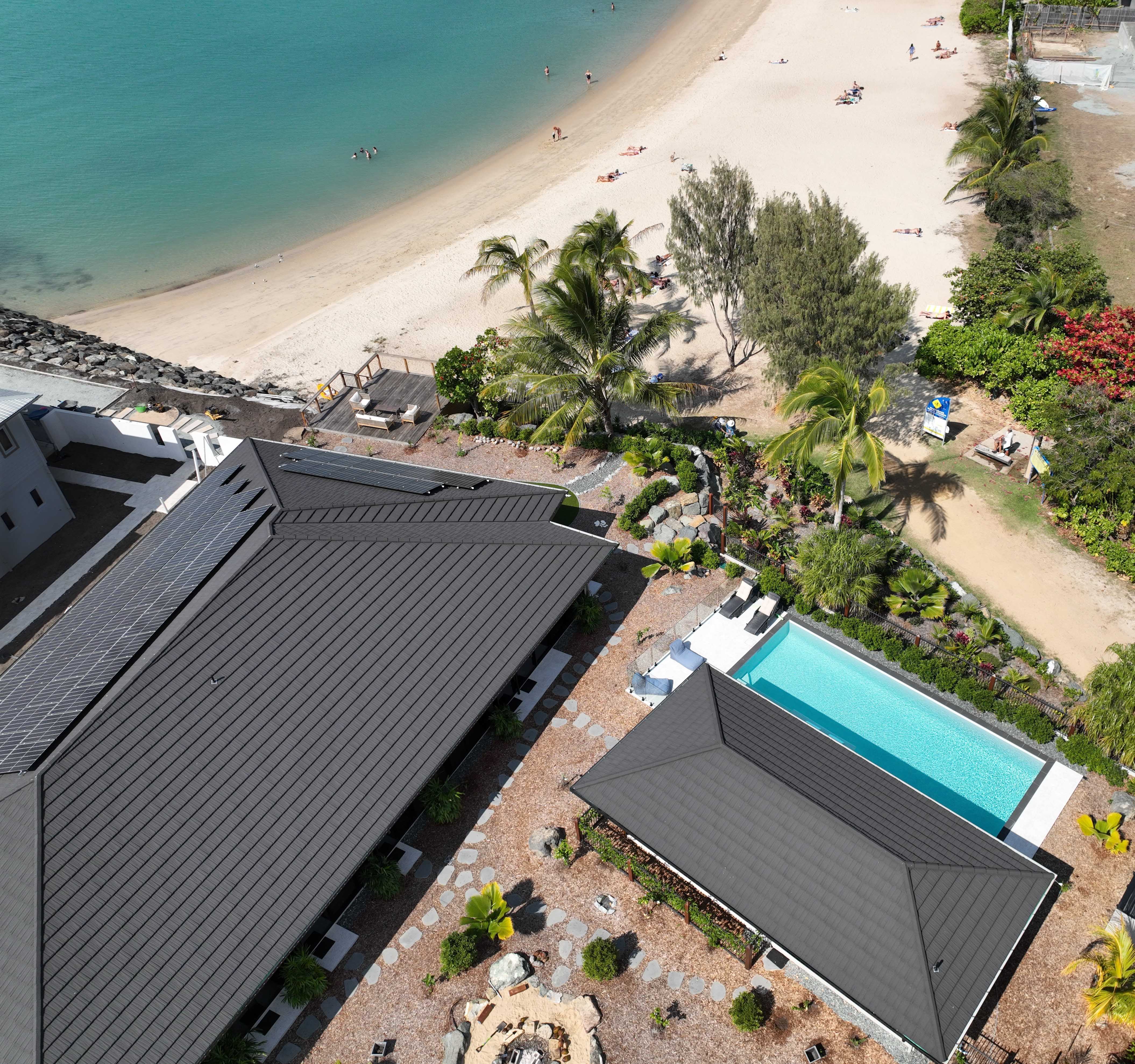 Gerard Stratos steel panel roof in charcoal colour at Airlie Beach.